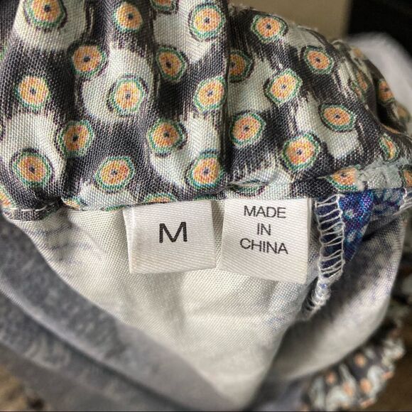 Derek Lam 10 Crosby Street Mixed Print 100% Silk Pull on Pant MED $108
MSRP - Picture 11 of 14